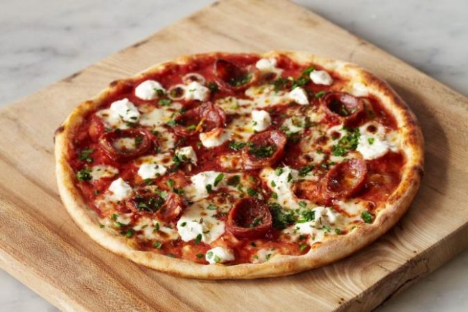 KORONAVIRUSI/ “PizzaExpress” mbyll rreth 70 restorante në Britaninë e Madhe për shkak të Covid-19