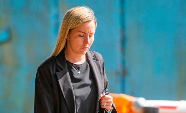 SKANDALI/ Mësuesja i dërgon foto nudo në rrjetet sociale dhe kryen marrëdhënie me nxënësin 15 vjeç