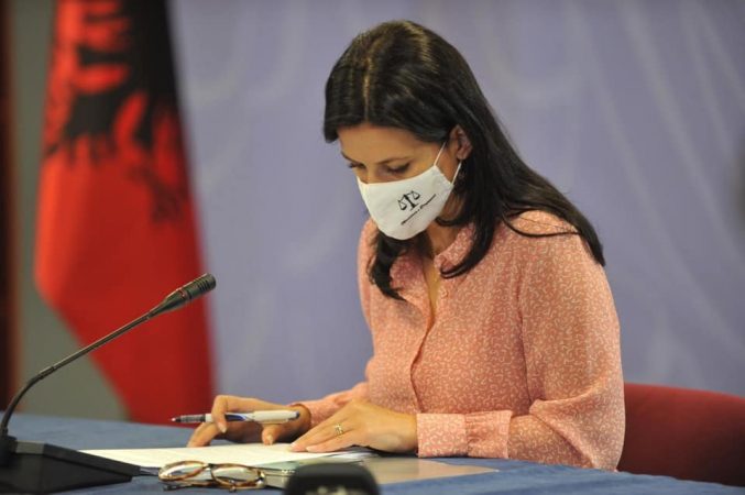 “SYNOJMË CERTEFIKIMIN E…”/ Ministrja Gjonaj: Për herë të parë një kuadër ligjor për ndërmjetësit e pasurive të paluajtshme