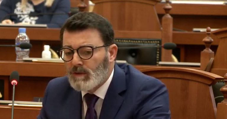 KUVENDI/ Deputeti Hyseni: Shëtitorja e Sarandës do të jetë gati në pranverë, vitin tjetër presim një sezon turistik më të mirë