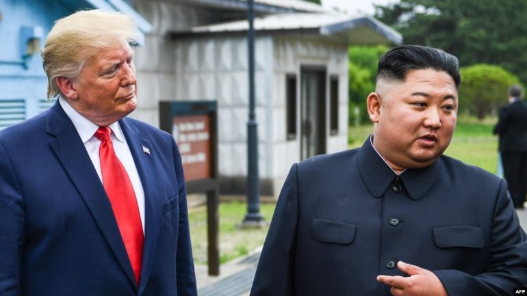 “VOA”: Hidhet dritë mbi miqësinë e pazakontë Trump-Kim, “letra dashurie” plot fjalë miqësie dhe lavdërimesh
