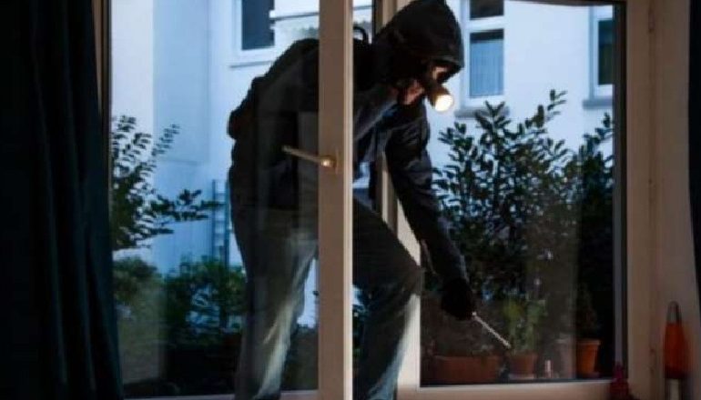 VODHI DYQANIN NË MALIQ/ Në pranga një 31-vjeçar i dënuar më parë për vjedhje