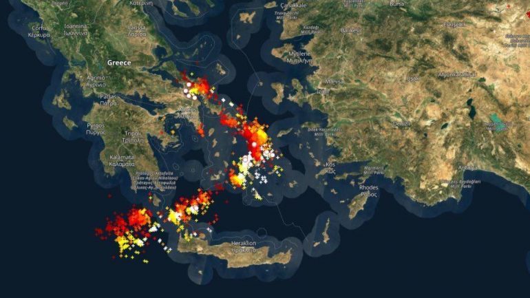 MOTI I KEQ NË GREQI/ Cikloni “Ianos” ndryshon kurs, ja zonat që pritet të godasë