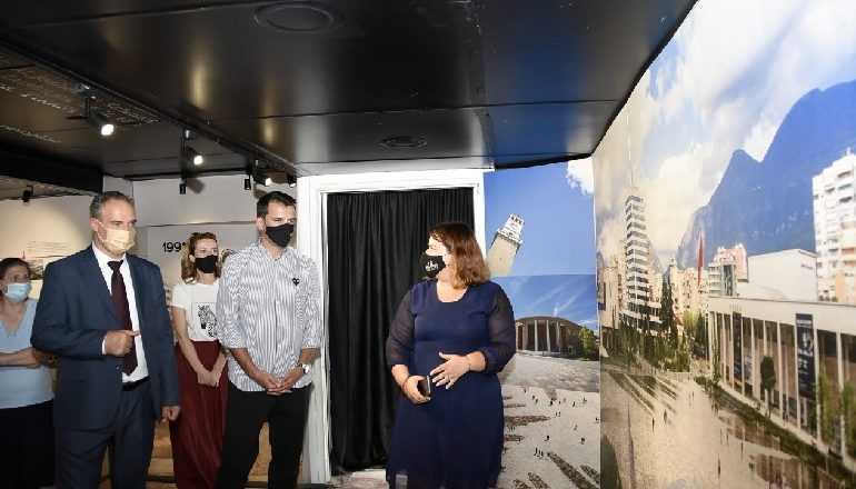 “TIRANA VJEN TEK TI”/ Veliaj: Muzeu i Lëvizshëm do e çojë Tiranën në të gjithë trevat shqipfolëse