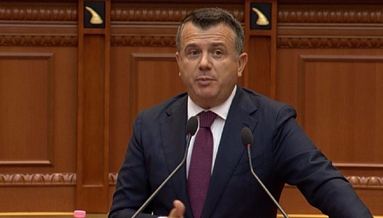 “META KA SHKELUR KUSHTETUTËN”/ Balla në Kuvend: Ligji për presidentin i domosdoshëm