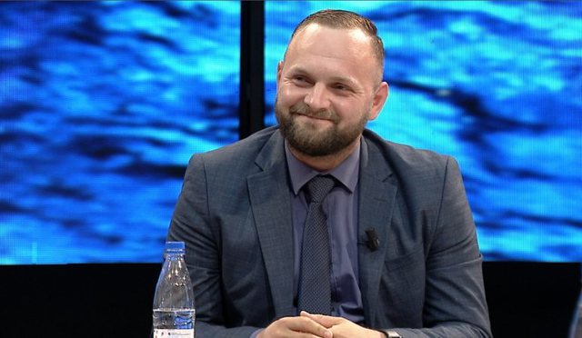 LËVIZJE BRENDA OPOZITËS/ Halit Valteri zbulon logon e PARTISË SË RE