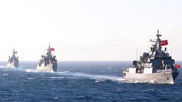 DALIN PAMJET/ Avionë, anije e tanke, Turqia nis stërvitjen “Stuhi në Mesdhe” (VIDEO)