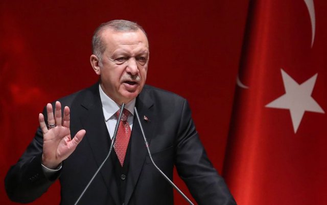 MES TENSIONEVE ME GREQINË/ Erdogan telefonon Thaçin e Vuçiçin