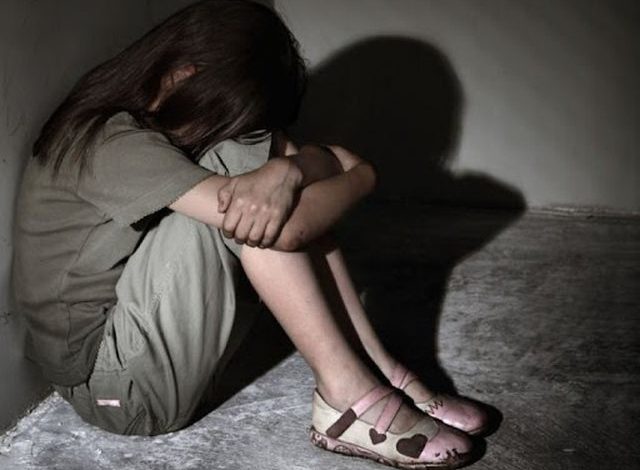 VALË ARRESTIMESH/ Ngacmohet seksualisht një tjetër e mitur, babai dhunon tre vajzat. Çfarë ndodhi në Tiranë 24 orët e fundit