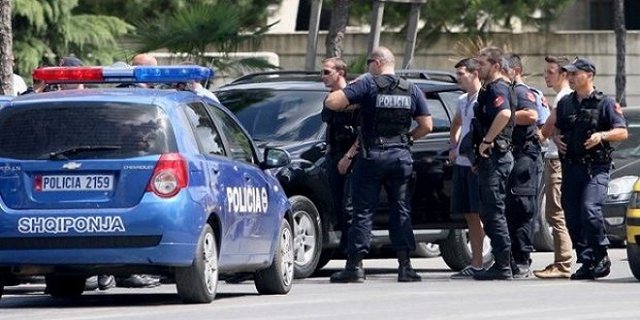 NDODH SËRISH NË FIER/ Dhëndri tenton të vetëvritet me thikë në shtëpinë e vjehrrit
