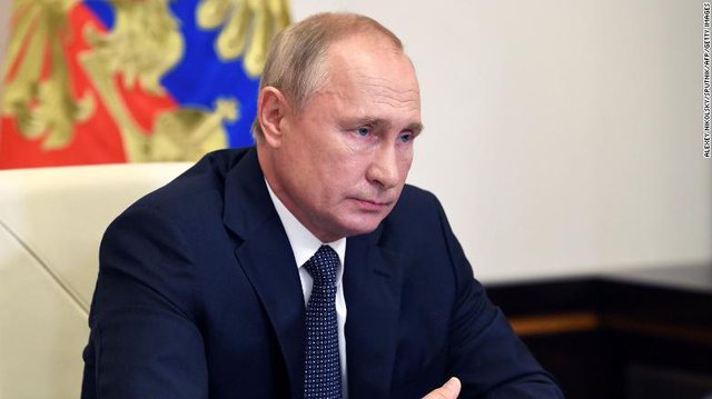 “800 MILIARDË DOLLARË JANË FSHEHUR NË BANKAT E HUAJA”/ Zbulohen detaje mbi rrjedhjen e parave të fshehura në Rusinë e Putin