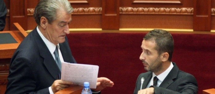 DELARATA E BASHËS PËR BERISHËN/ Ironizon Braçe: Vrasësi nuk e vret dot kurrë urdhërdhënësin. Saliu do ishte i denjë për deputet në Gërdec ose Bulevard