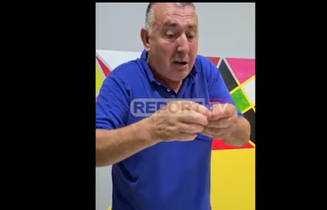 GRIS TESERIN E PARTISË/ Simpatizanti i PD: Ma gjej një thikë ta pres, që kur kam le prej asaj nane kam votu për të (VIDEO)