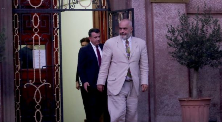 PËRFUNDON MBLEDHJA ME TË DELEGUARIT NË RRETHE/ Rama: Të fitojmë 74 mandate! Nesër të bëhet riformatimi i FRESSH