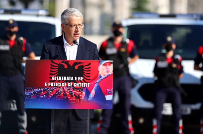 NGJARJET E FUNDIT KRIMINALE/ Reagon ministri Lleshaj: Nuk shembet Shqipëria, as siguria për një…