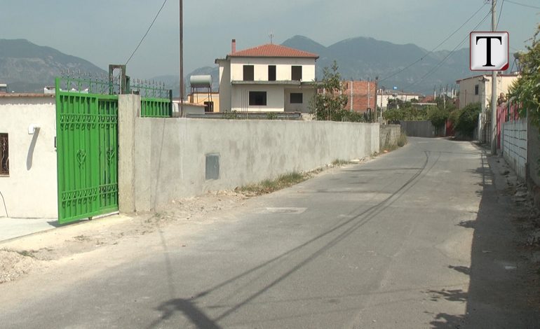 E RËNDË/ Vrasje në Bathore, dyshohet brenda familjes