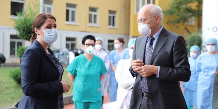 LUFTA NDAJ COVID-19/ Gjermania MBËSHTET Shqipërinë me aparatura. Kapacitetet RRITEN me 50%