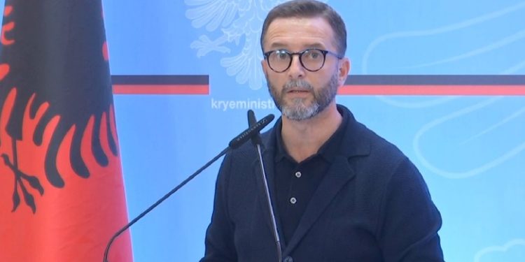 “PD SHANTAZH KRIMINDAL NDAJ…”/ Braçe: Sfidoj partinë e Lylit të nxjerrë një emër të thirrur nga eprori