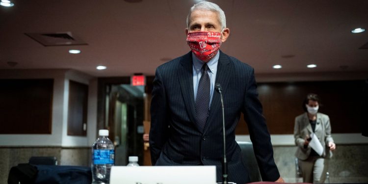 “VJESHTA DHE DIMRI SDO JENË TË LEHTË”/ Kryevirologu amerikan: Fatkeqësi pezullimi i testimeve për vaksinën anti-COVID