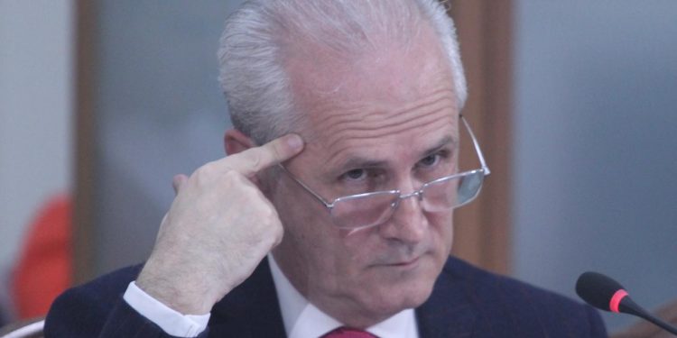 ZBULOHEN KANDIDATËT PËR KOLEGJIN ZGJEDHOR/ 16 emra për tetë vende, mes tyre edhe Dvorani