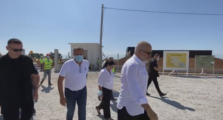 BANORËT E MALËSISË SË MADHE PRESIN TA TAKOJNË/ Rama: Ju mendoni se COVID-i nuk i kap malësorët, s’ia jap dorën njeriu