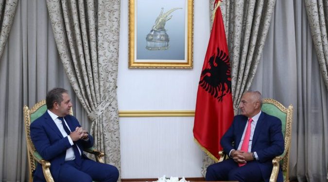 SHKON PËR KONSULTIME PËR DATËN E ZGJEDHJEVE/ Idrizi flet për paktin me Greqinë: Ndava me Metën shqetësimin për “detin”, Çamërinë dhe…