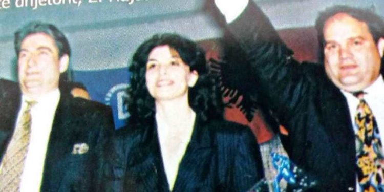 NXJERR FOTO MES AZEMIT DHE BERISHËS/ Topalli “thumbon” Bashën: Kur kishte opozitë…