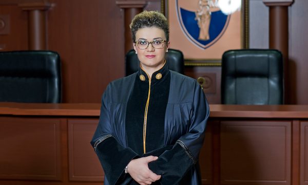 COVID-19/ Infektohet kryetarja e Gjykatës Kushtetuese në Kosovë, ja si është gjendja e saj shëndetësore