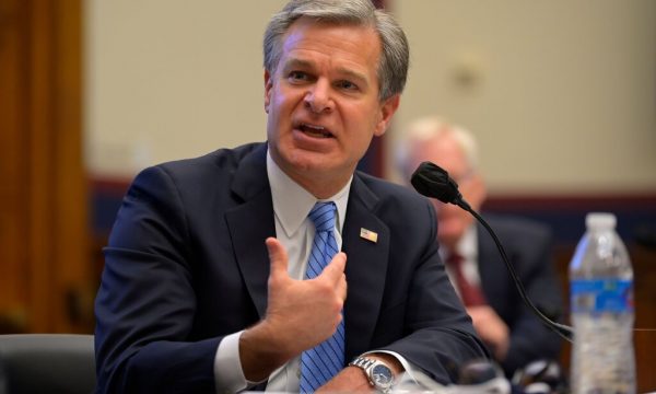 “NJË PËRSHTYPJE E TILLË DO TË ISHTE PERCEPTIM, JO REALITET”/ Drejtori i FBI-së: Rusia nuk heq dorë nga ndërhyrja në zgjedhje