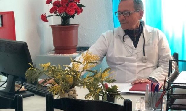 TRAGJIKE/ I shtruar prej dy javësh tek “Shefqet Ndroqi”, ndërron jetë nga COVID-19 mjeku nga Kavaja