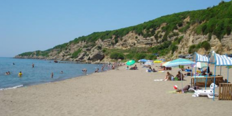 E RËNDË/ Mbytet 41-vjeçari tek “Plazhi i Gjeneralit”. U fut për t’u larë në det, por…