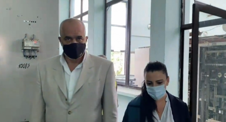 INSPEKTON NDËRTIMIN E FIDERAVE TË RINJ DHE KABINAVE NË TIRANË/ Rama: Ky investim është një revolucion, në 7 vjet janë bërë më shumë se në dekada