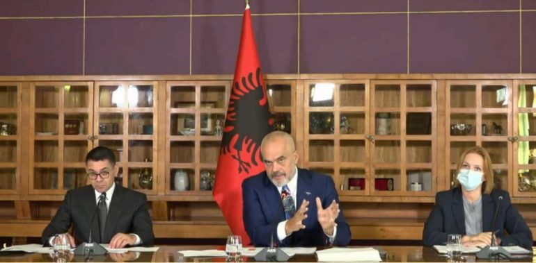 ”HOQËM TATIMIN E DYFISHTË”/ Rama: Bizneset e vogla me xhiro deri në 10 milionë lekë të reja s’paguajnë asnjë taksë e TVSH, masë unikale në Rajon
