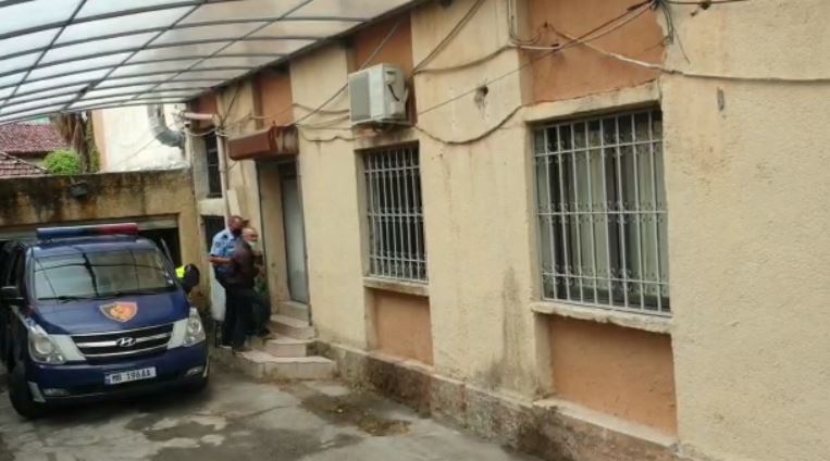 AKSIDENTI NË SHKODËR/ Flet 61-vjeçari që futi nën rrotat e makinës gruan e kushëririt: Më preu rrugën. Konfliktin me burrin e saj e mbylla…