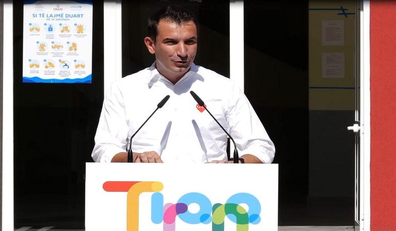 SOCIALISTËT E TIRANËS NDEZIN MOTORRËT/ Veliaj lëviz 20 drejtues, u kërkon të fokusohen në fushatë