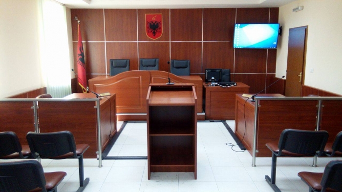 “SHPËRTHEN” COVID NË GJYKATËN E TIRANËS/ Dalin pozitivë dy gjyqtarë, infektohen dhe 3 sekretare e një punonjës administrate