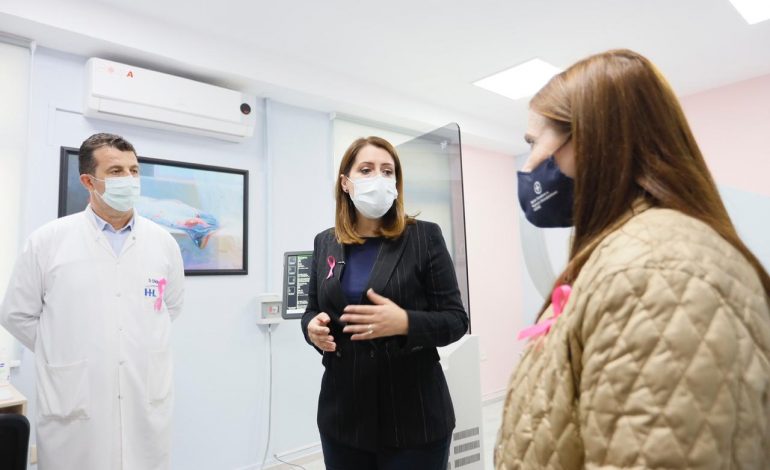 DITA KOMBËTARE E DEPISTIMIT TË KANCERIT TË GJIRIT/ Manastirliu: Brenda vitit përmbushim angazhimin për mamografi në çdo spital…