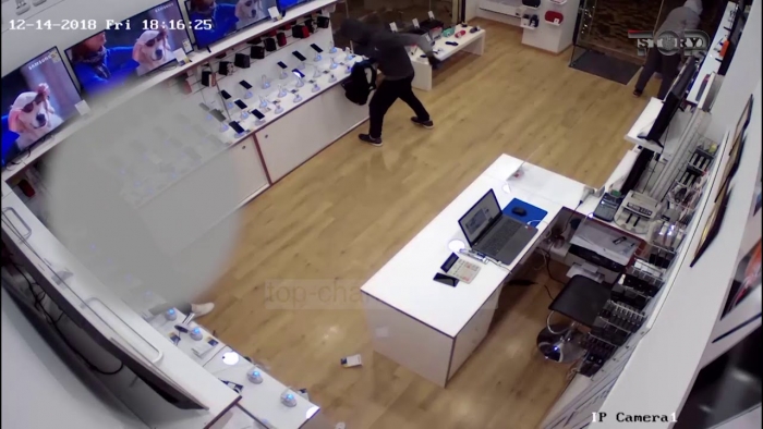 GRABITET DYQANI NË DURRËS/ Autorët marrin XHIRON DITORE dhe arratisen (SHIFRA)