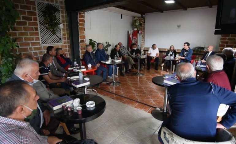 “DOSJET E RINDËRTIMIT DREJT PËRFUNDIMIT”/ Veliaj në Njësinë 4 në Tiranë: Rikthimi i tretë i Sali Berishës, fyerje për tre breza