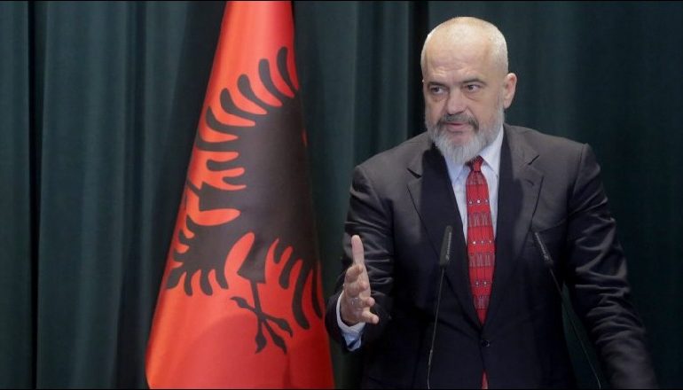 “JAM KOMANDANT I FORCAVE TË ARMATOSURA”/ Rama i përgjigjet Metës: Je vetëm i LSI, se s’jemi në luftë