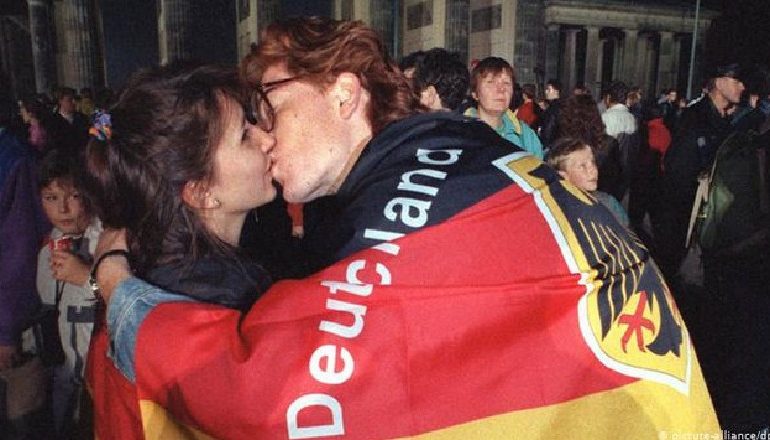 30 VJETORI I BASHKIMIT/ Gjermania feston nën hijen e COVID-19