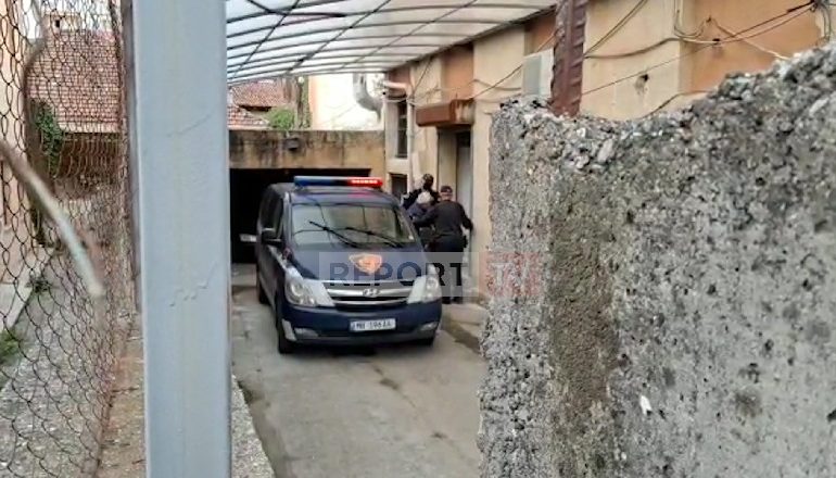 VRASJA E DY TË RINJVE NË MALËSINË E MADHE/ Gjykata lë në burg babain e autorit, akuzohet për dëshmi të rreme dhe bashkëpunëtor në…