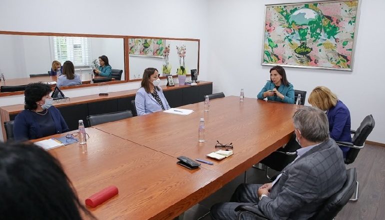 TAKIM ME DREJTUESIT E ARSIMIT/ Kushi: gjithëpërfshirja përparësi e politikave arsimore të MASR