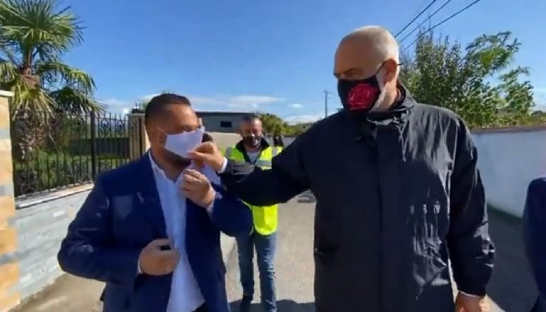 KREU I BASHKISË SË SHIJAKUT NUK MBAN MIRË MASKËN/ Rama batuta dhe thumbon Bashën: Mos u bëj si Luli që lë hundën jashtë