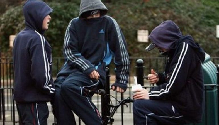 KAPET BANDA SHQIPTARE E TË MITURVE NË GREQI/ Futën në kurth djalin e biznesmenit me foton e një vajze
