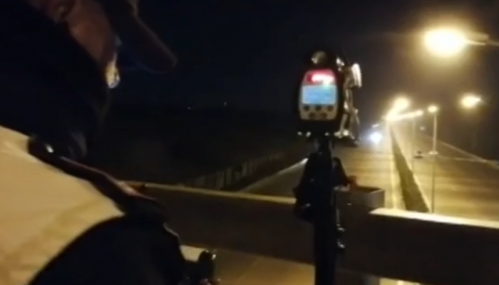 ME SHPEJTËSI “SKËTERRË” DERI NË…/ Policia Rrugore pezullon 21 patenta gjatë natës në aksin Tiranë-Durrës (VIDEO)