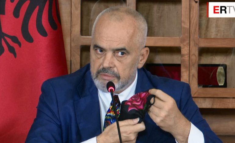 IRONIA/ Rama shpjegon trëndafilin mbi MASKËN e tij: Meta mund të vendosë Vojo Kushin