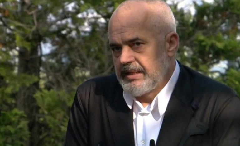“RRITJA E NUMRAVE ËSHTË…/ Rama injoron Metën: Vendos maskën dhe mos fut hundët në punët e ekspertëve