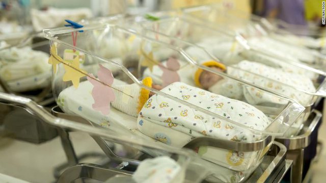 SHTATZANË NË KOHË COVID-19? Ky vend do të paguajë çiftet për të bërë fëmijë gjatë pandemisë