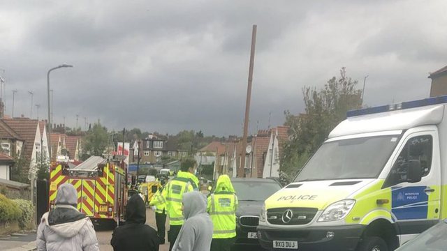NDODH NË BRITANI/ Shqiptari u hedh acid 11 oficerëve të policisë